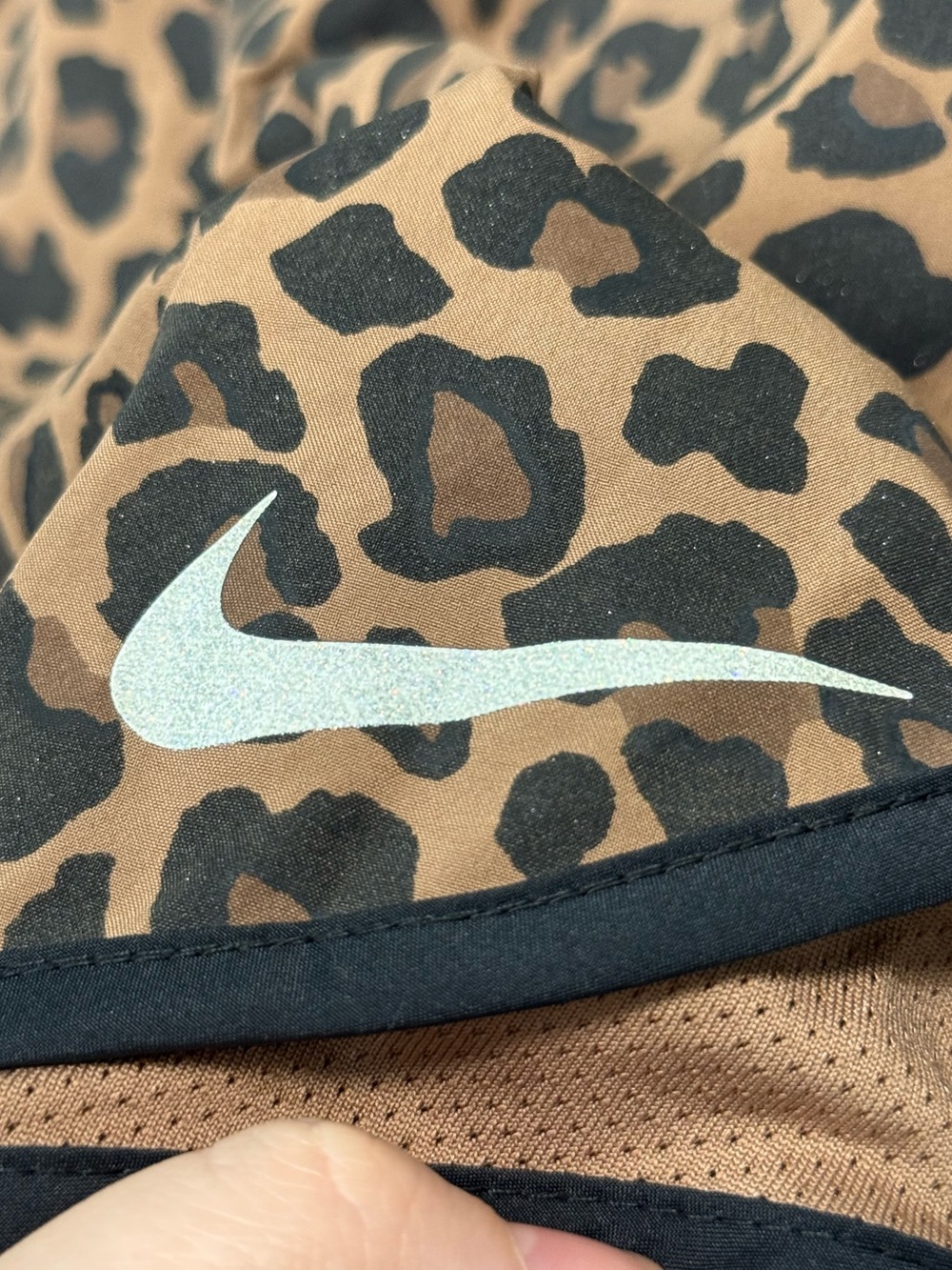 Nike Women's Shimmer Leopard Shorts Nike Dri-FIT Tempo XL - Picture 6 of 9